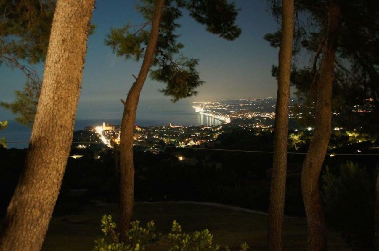 Bed and Breakfast Tra Gli Alberi E Il Mare à Sirolo Extérieur photo